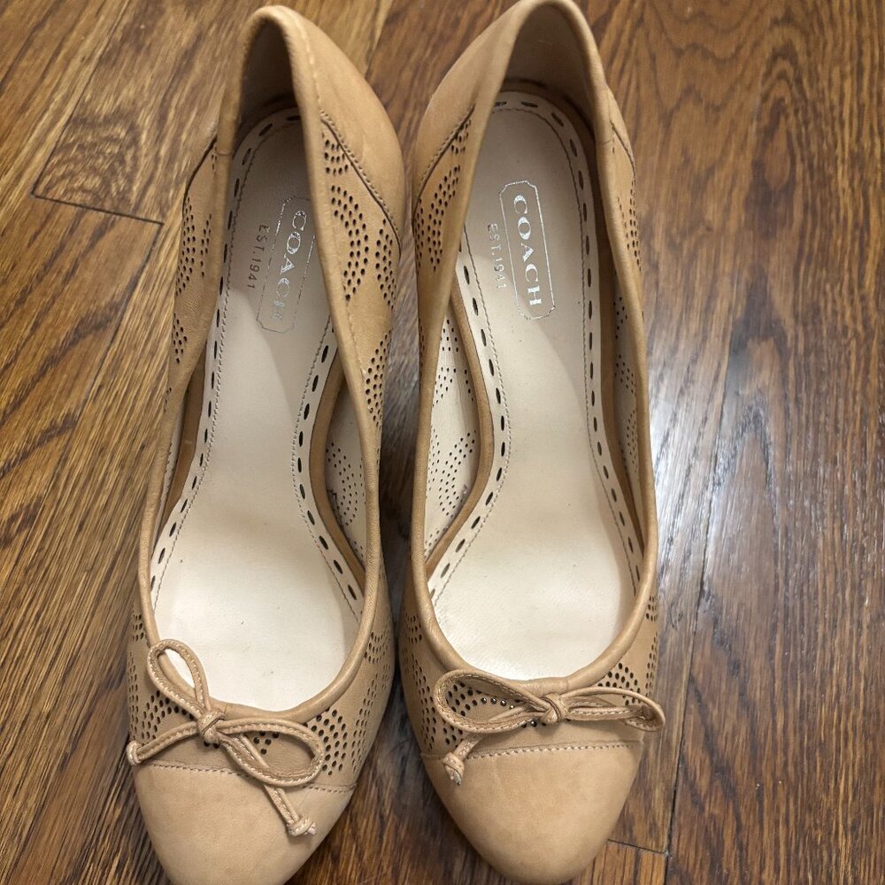 Coach Women's Tan and Brown Footwear